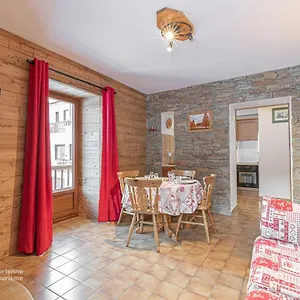 153 Rue Des Rochers Appartement